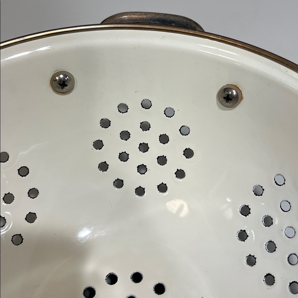 MacKenzie-Childs colander large - Picture 4 of 8